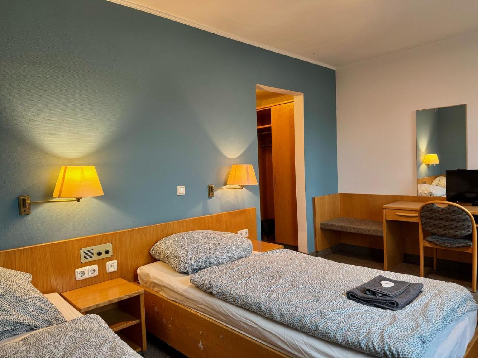 Ar Airport Hotel リュッセルスハイム エクステリア 写真
